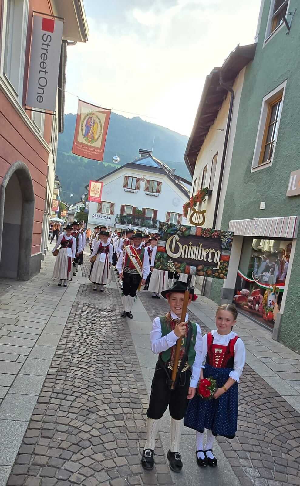 Aufstellung für den Aufmarsch zum Hautplatzkonzert 2025